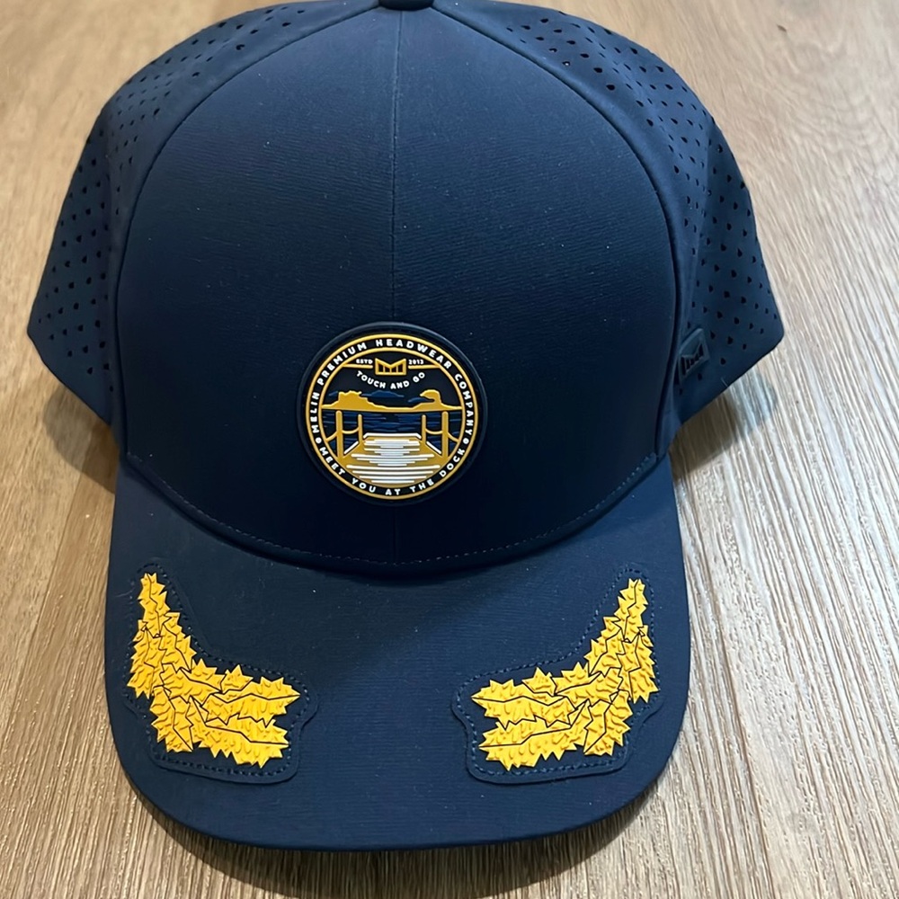 Melin A-Game Captains Hat - Size Classic NWOT